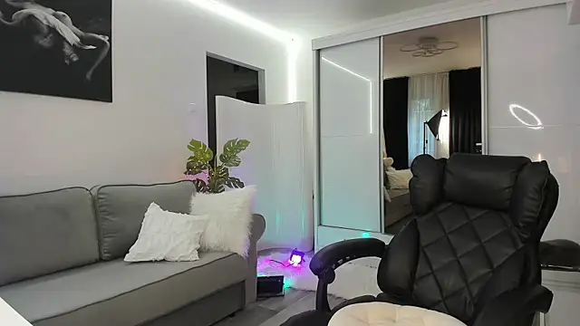 Ivy Bellee online show from 04-16-26, 05:19