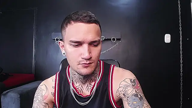 Snapshot of DarkBenito chatting on 01-13-26, 12:54 DarkBenito online show from 01-13-26, 12:54