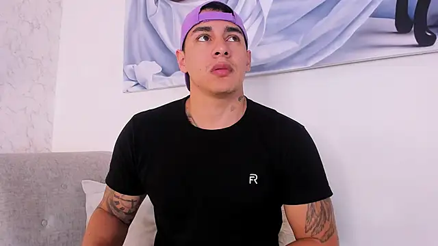 Snapshot of MassimoCo_ chatting on 01-11-26, 10:53 MassimoCo online show from 01-11-26, 10:53