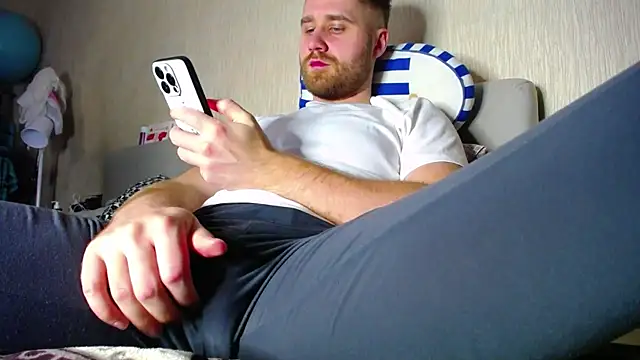 Snapshot of LorenzoLux chatting on 01-31-25, 04:59 LorenzoLux online show from 01-31-25, 04:59