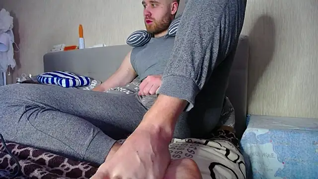 Snapshot of LorenzoLux chatting on 02-22-25, 10:29 LorenzoLux online show from 02-22-25, 10:29