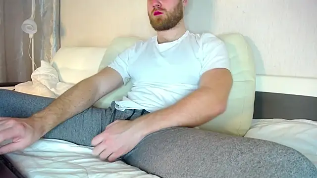 Snapshot of LorenzoLux chatting on 03-10-25, 06:01 LorenzoLux online show from 03-10-25, 06:01