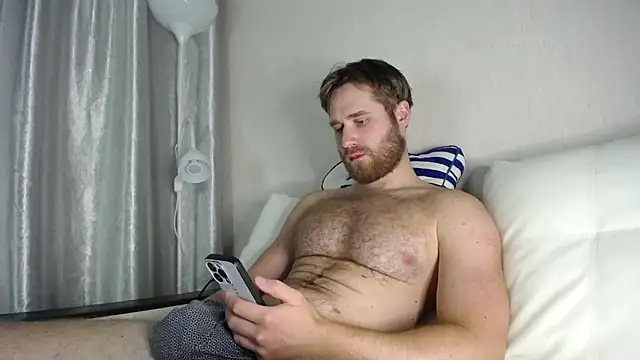 Snapshot of LorenzoLux chatting on 09-27-25, 06:35 LorenzoLux online show from 09-27-25, 06:35