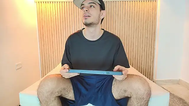 Snapshot of IM_BULL chatting on 01-13-26, 12:43 IM BULL online show from 01-13-26, 12:43