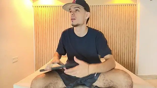 Snapshot of IM_BULL chatting on 01-15-26, 12:54 IM BULL online show from 01-15-26, 12:54