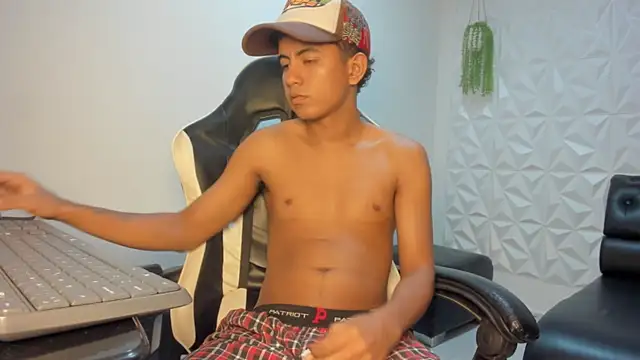 Alluringangel23 online show from 01-15-26, 01:21