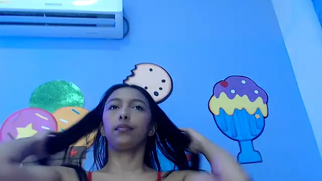 Snapshot of skinnysexzara18 chatting on 02-14-26, 02:08 skinnysexzara18 online show from 02-14-26, 02:08