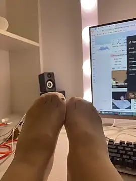 Snapshot of lukee666 chatting on 02-10-26, 01:32 lukee666 online show from 02-10-26, 01:32