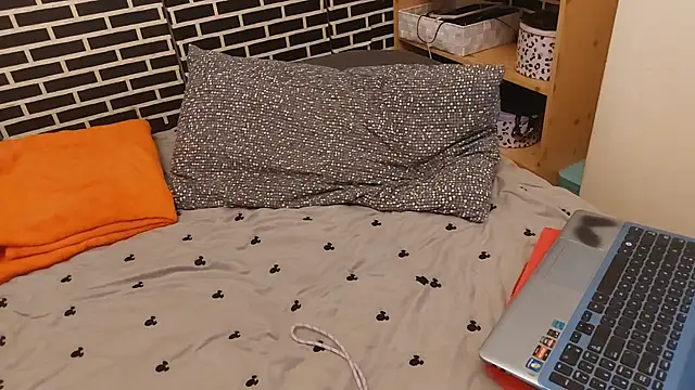 Spatgirl online show from 02-16-26, 07:32