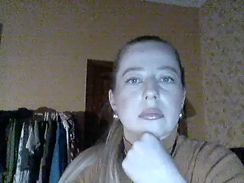 Snapshot of Miralisse chatting on 02-28-26, 10:33 Miralisse online show from 02-28-26, 10:33