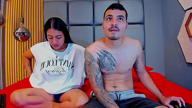 Snapshot of ZOE_GIANLUCA chatting on 02-19-26, 12:06 ZOE GIANLUCA online show from 02-19-26, 12:06