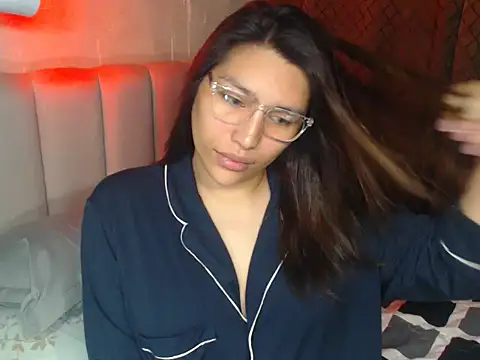 HeatWithHolly online show from 02-05-26, 12:21