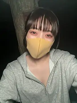 Snapshot of minami_room chatting on 06-27-26, 12:44 minami room online show from 06-27-26, 12:44