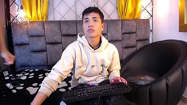 Snapshot of Maik_Russo chatting on 02-03-26, 11:48 Maik Russo online show from 02-03-26, 11:48