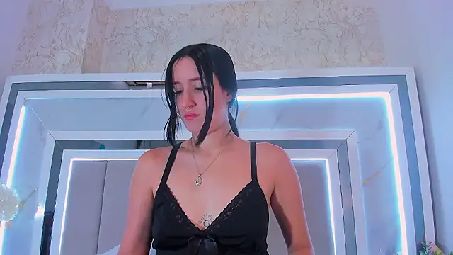 Snapshot of IsaBlue chatting on 01-19-26, 01:26 IsaBlue online show from 01-19-26, 01:26