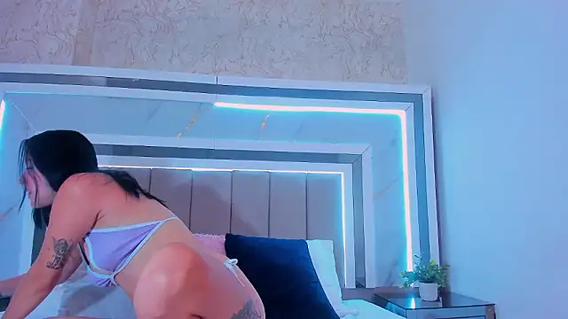 Snapshot of IsaBlue chatting on 02-11-26, 02:11 IsaBlue online show from 02-11-26, 02:11