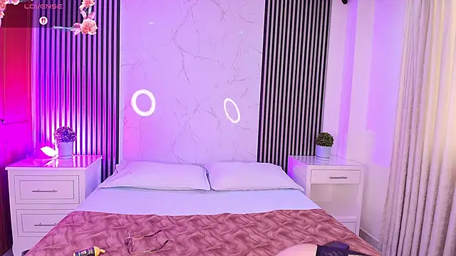 Snapshot of DafneHills_ chatting on 01-07-26, 08:22 DafneHills online show from 01-07-26, 08:22