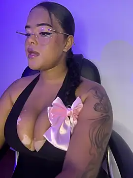 Snapshot of Antonella_03s chatting on 02-16-26, 11:34 Antonella 03s online show from 02-16-26, 11:34