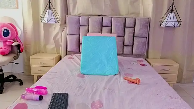 scarlettjohnson  online show from 03-10-26, 01:05