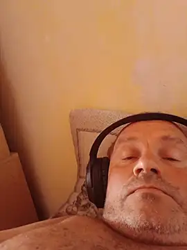 Snapshot of kanos71 chatting on 07-09-26, 03:54 kanos71 online show from 07-09-26, 03:54