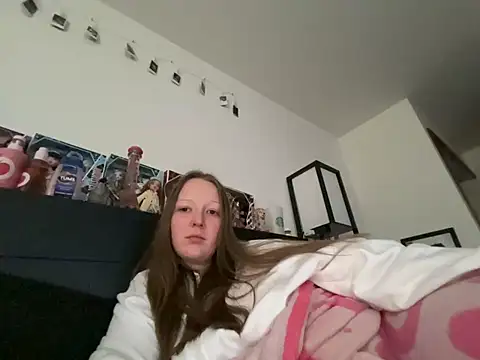 Snapshot of prettygirltracy_12 chatting on 02-02-26, 02:05 prettygirltracy 12 online show from 02-02-26, 02:05