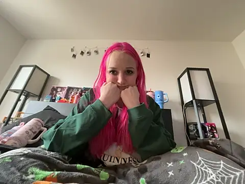 Snapshot of prettygirltracy_12 chatting on 02-08-26, 09:18 prettygirltracy 12 online show from 02-08-26, 09:18