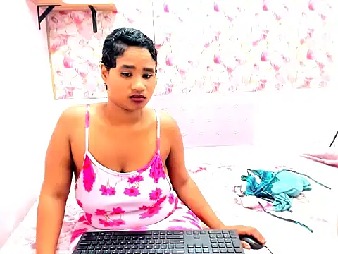 ebonyskylar694u online show from 01-13-26, 08:08