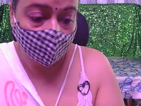 Snapshot of sweet-Soniyaa chatting on 01-09-26, 04:48 sweet-Soniyaa online show from 01-09-26, 04:48