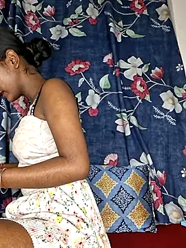 Royal-girl78 online show from 02-03-26, 04:56