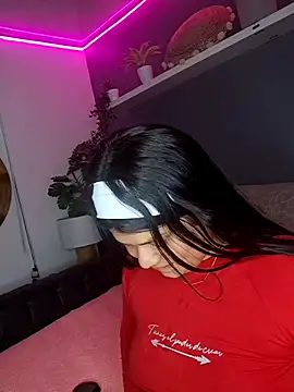 Snapshot of adhara-walk chatting on 01-15-26, 02:10 adhara-walk online show from 01-15-26, 02:10