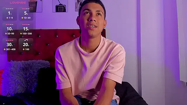 Snapshot of Liamsubtle01 chatting on 01-17-26, 05:16 Liamsubtle01 online show from 01-17-26, 05:16