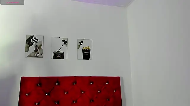 Snapshot of Liamsubtle01 chatting on 02-12-26, 11:05 Liamsubtle01 online show from 02-12-26, 11:05