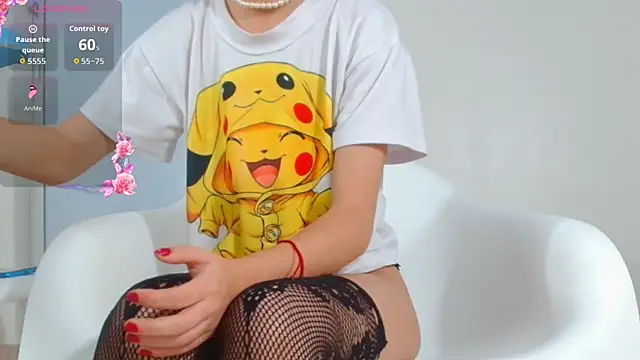 Snapshot of Little_Leksa chatting on 02-13-26, 02:02 Little Leksa online show from 02-13-26, 02:02