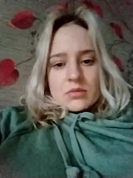 Snapshot of Mila_weed chatting on 02-24-26, 01:20 Mila weed online show from 02-24-26, 01:20