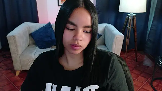 SofiaMante  online show from 04-11-26, 08:02