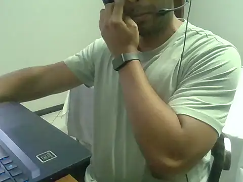 Snapshot of ishowumybest chatting on 01-06-26, 11:29 ishowumybest online show from 01-06-26, 11:29