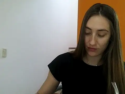 Snapshot of Noracherry chatting on 02-05-26, 11:37 Noracherry online show from 02-05-26, 11:37