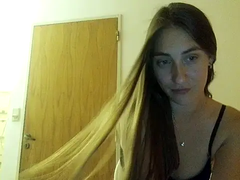 Snapshot of Noracherry chatting on 02-13-26, 01:34 Noracherry online show from 02-13-26, 01:34