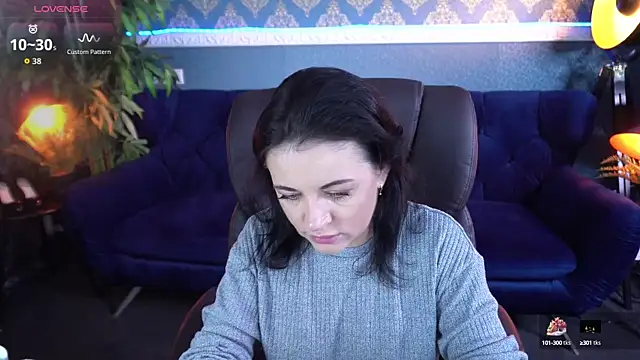 Dafni Monn online show from 10-04-25, 05:49