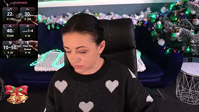 Dafni Monn online show from 12-15-25, 06:39