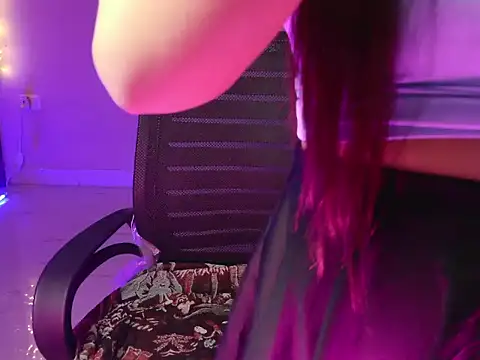 Snapshot of CutieVibe01 chatting on 02-21-26, 02:07 CutieVibe01 online show from 02-21-26, 02:07