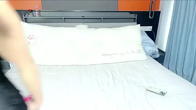 Snapshot of mi-ki1314 chatting on 02-25-26, 04:00 mi-ki1314 online show from 02-25-26, 04:00