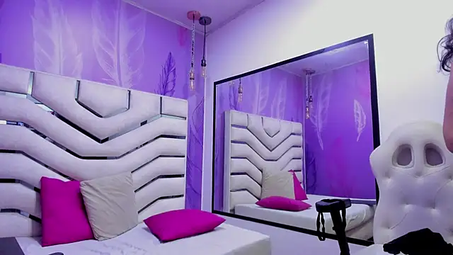 Snapshot of KristalVelvet chatting on 01-15-26, 04:06 KristalVelvet online show from 01-15-26, 04:06