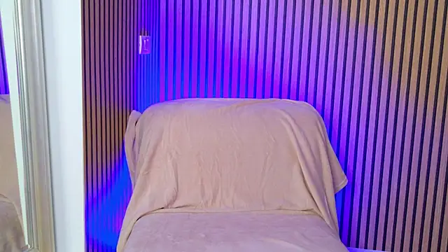 Snapshot of BaileyBlair chatting on 01-10-26, 04:20 BaileyBlair online show from 01-10-26, 04:20