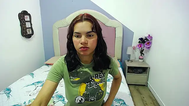 Snapshot of revecacruz_ chatting on 01-13-26, 01:16 revecacruz online show from 01-13-26, 01:16