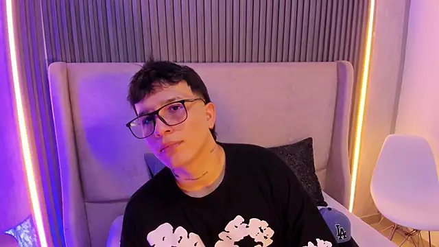 SamuParker online show from 01-13-26, 03:45