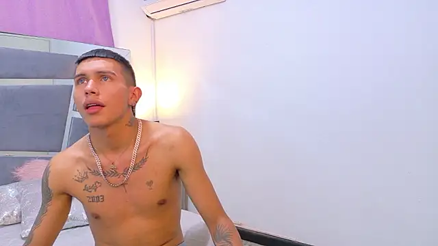 Scook Gray  online show from 01-08-26, 11:51