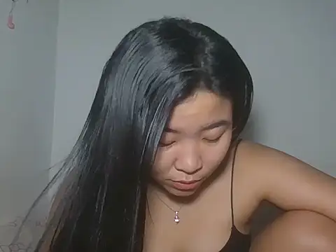 Snapshot of Zyeiii chatting on 02-16-26, 07:26 Zyeiii online show from 02-16-26, 07:26