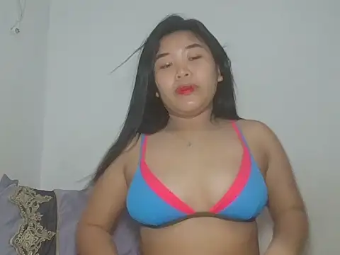 Snapshot of Zyeiii chatting on 02-21-26, 05:47 Zyeiii online show from 02-21-26, 05:47