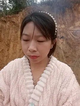 Snapshot of Mayly_lucky2 chatting on 01-14-26, 03:01 Mayly lucky2 online show from 01-14-26, 03:01